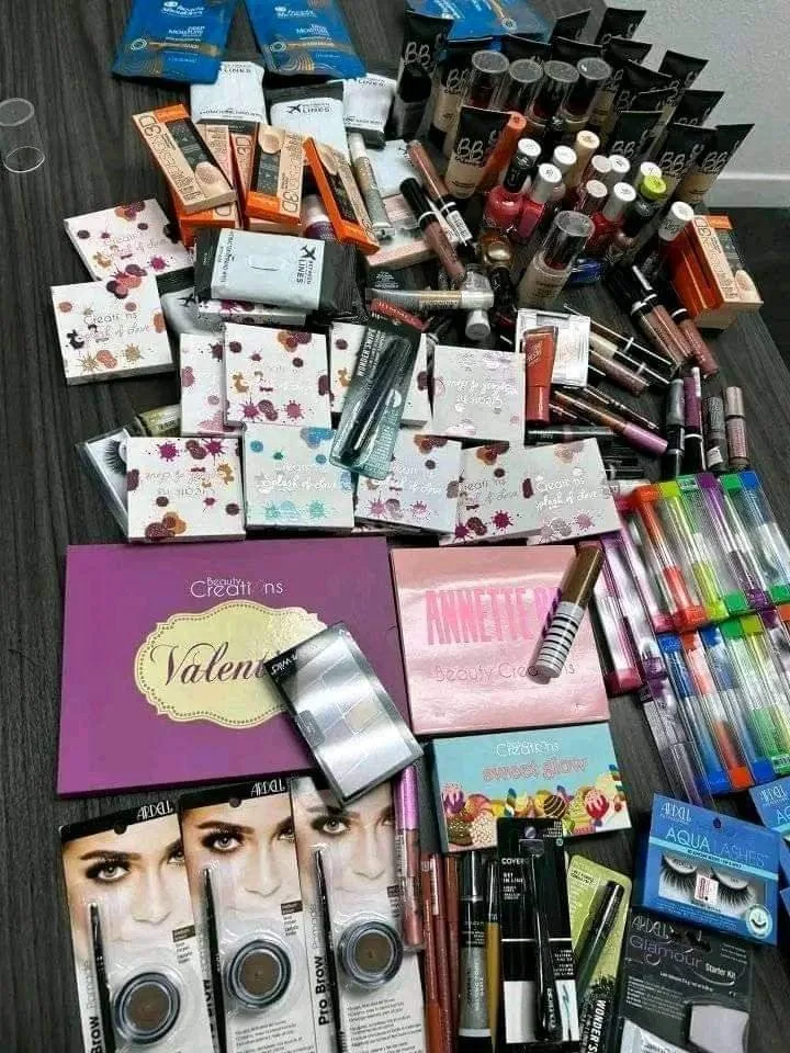 Cosmetics-and-makeup-pallets-for-sale