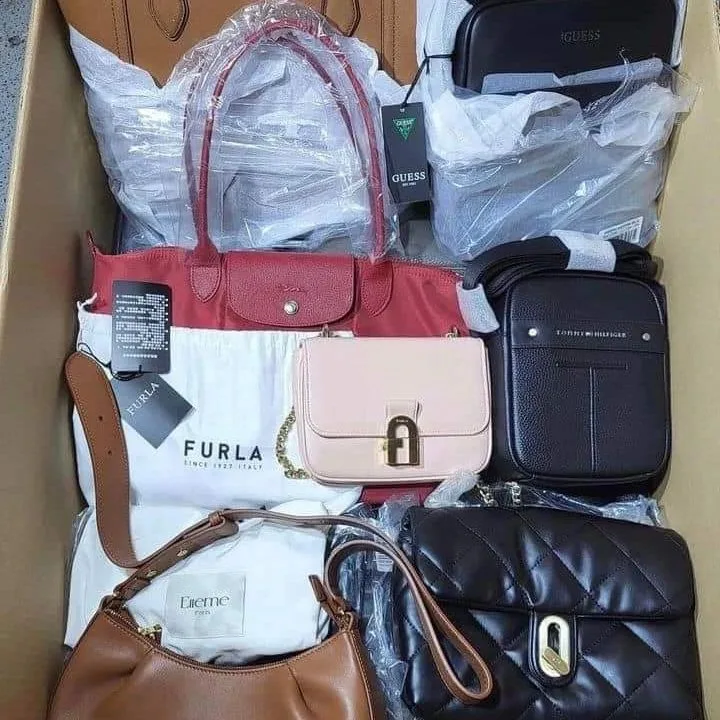 Handbag-Liquidation-Wholesale-Pallets
