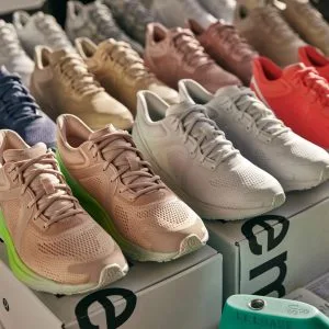 Lululemon-shoes-pallets--300x300