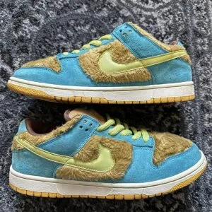 Pallet-Of-Nike-Shoes-300x300