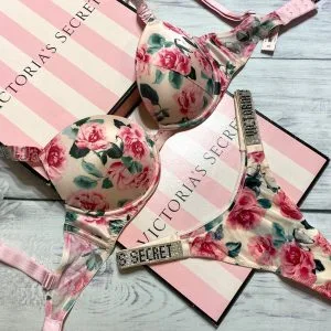 Victoria-secret-underwear-pallets--300x300