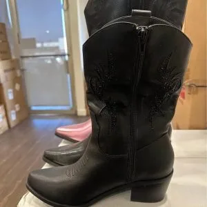 WhatsApp-Image-2025-03-05-at-21.39.091-300x300