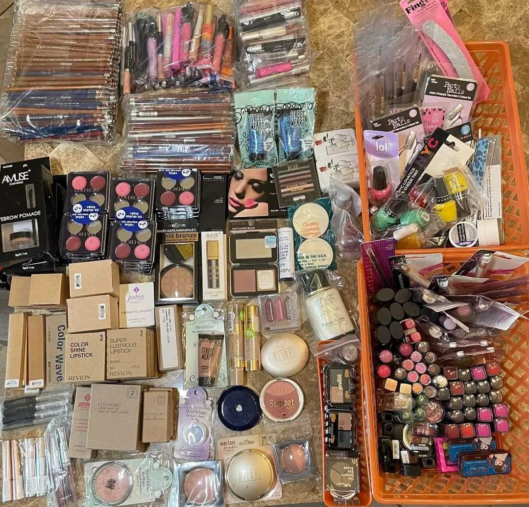 cosmetic-pallets-for-sale