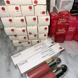 ladies-makeup-pallets1-300x300