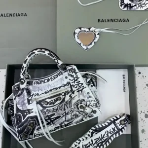 photo_2023-07-07_02-44-35-810x1013-1-300x300