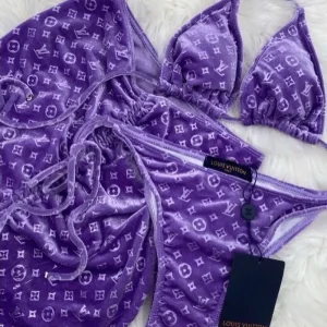 photo_2023-07-14_03-44-39-810x1013-1-300x300