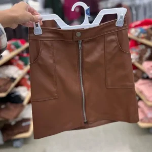 photo_2023-07-21_03-39-51-810x1013-1-300x300